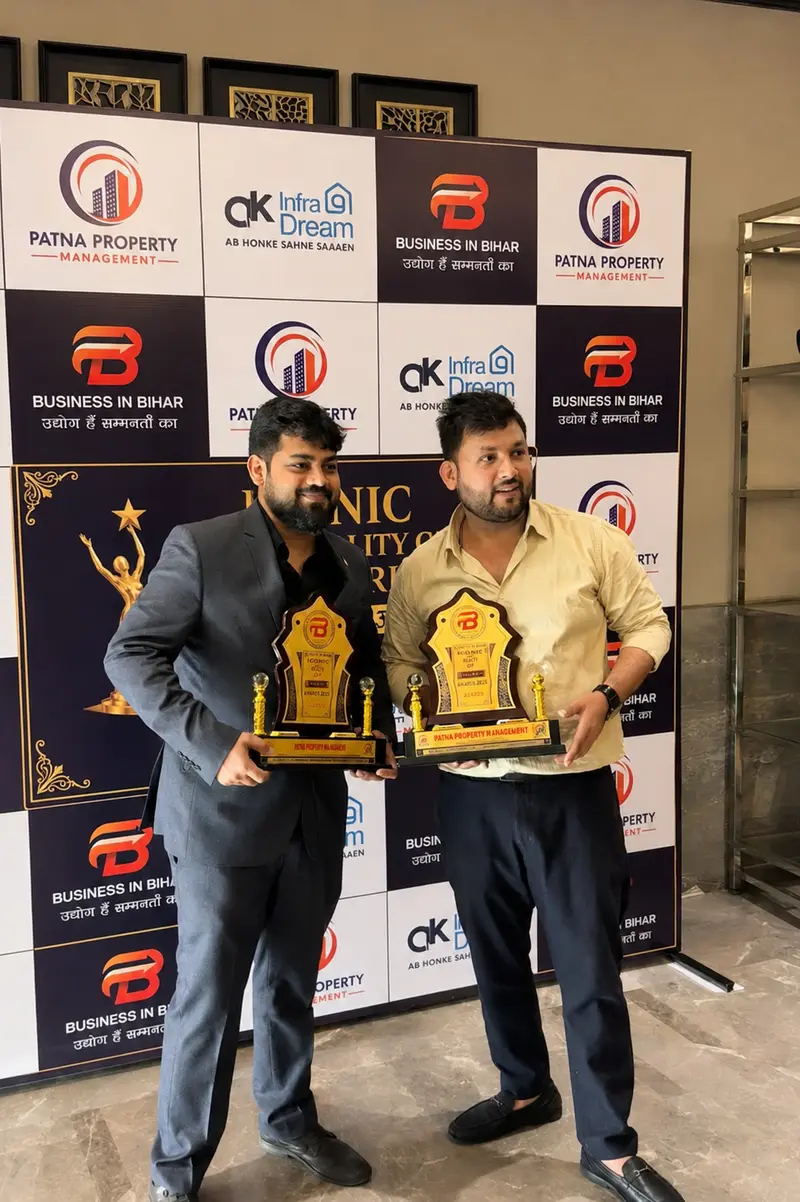 Adarsh Singh with his award at the Business in Bihar awards ceremony, Patna